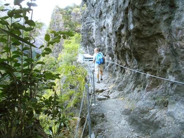La remontée après la passerelle peut donner un peu de vertige