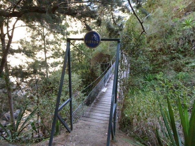 La passerelle branlante de la Grande Ravine