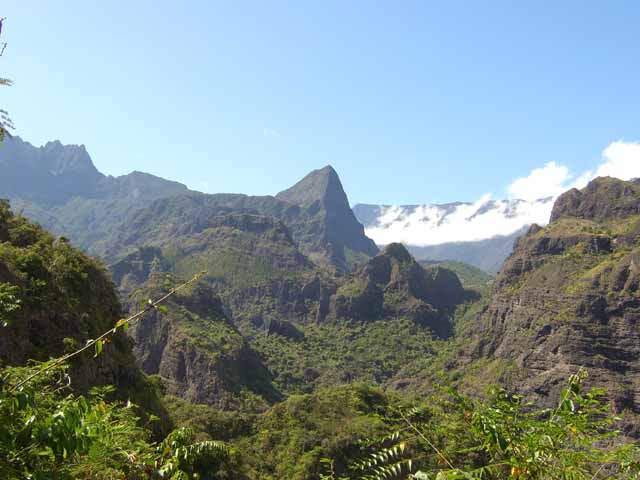 Vue sur la chaîne des Calumets depuis la descente après Bord Bazar