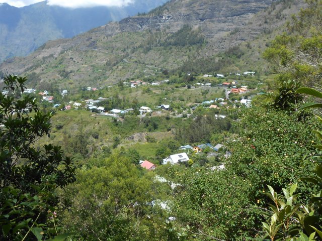 Premières vues de Palmiste Rouge avant de descendre vers le réservoir