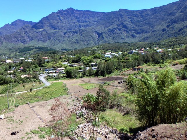 Vastes panoramas en montant vers le Bonnet de Prêtre