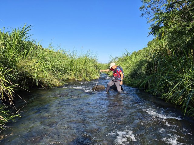 Il faudra obligatoirement traverser pour s'approcher de la cascade