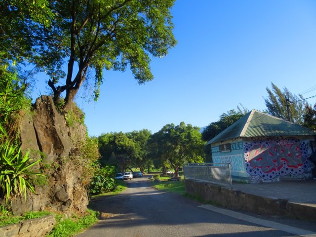 L'entrée de la zone de pique-nique et de kiosques