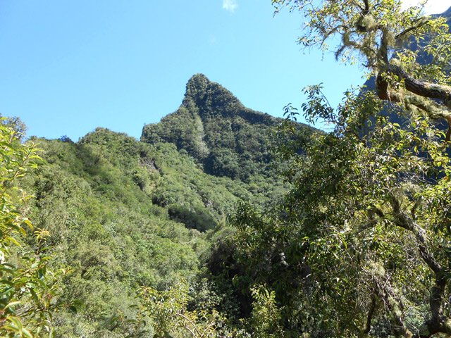 Un sentier permettait de rejoindre le sommet du Bonnet de Prêtre