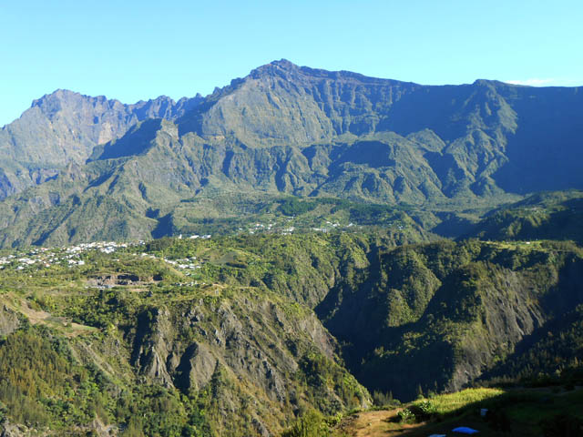 Toute la chaîne du Piton des Neiges depuis le Piton Morel