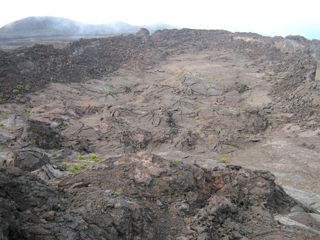 On regagne le centre du plus grand des cratères Aubert de la Rue