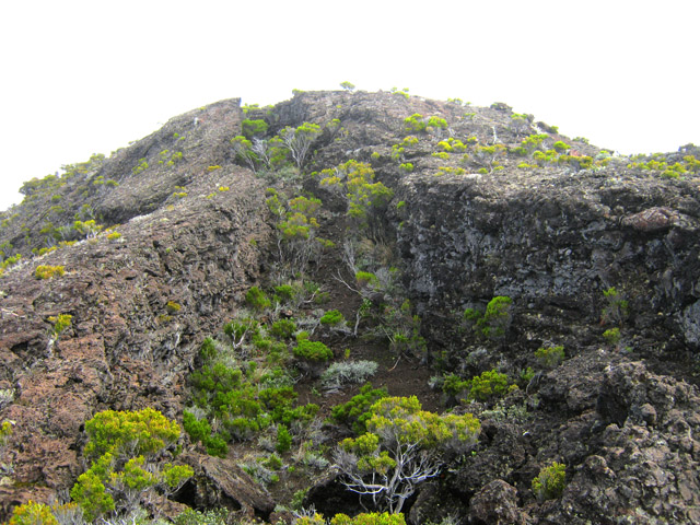 Le sommet crevassé du Piton Haüy