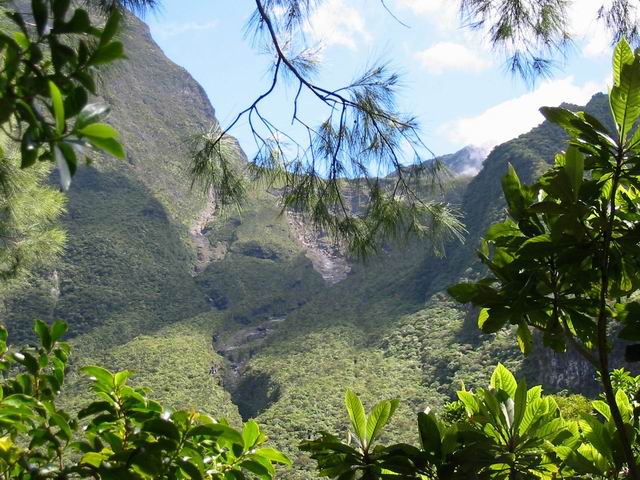 Grand Pays et la montée à la Plaine des Sables, au pied du Morne Langevin