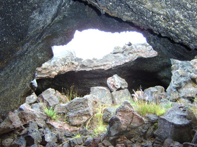 Petite descente sans danger dans la grotte du Chisny