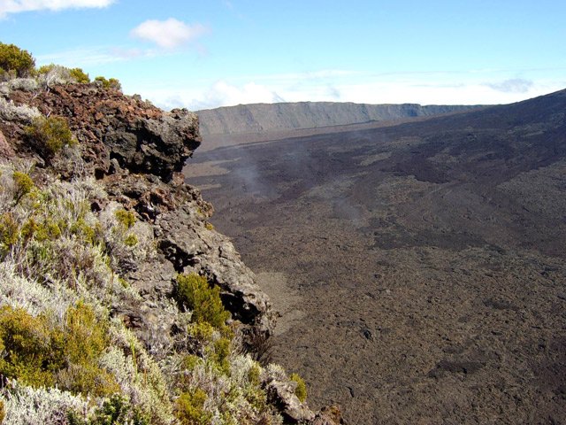 On se rapproche du rempart pour les premières vues sur l'Enclos Fouqué
