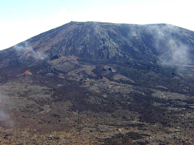 Le sentier permet d'admirer la face Sud de la Founaise sur près de 10 km