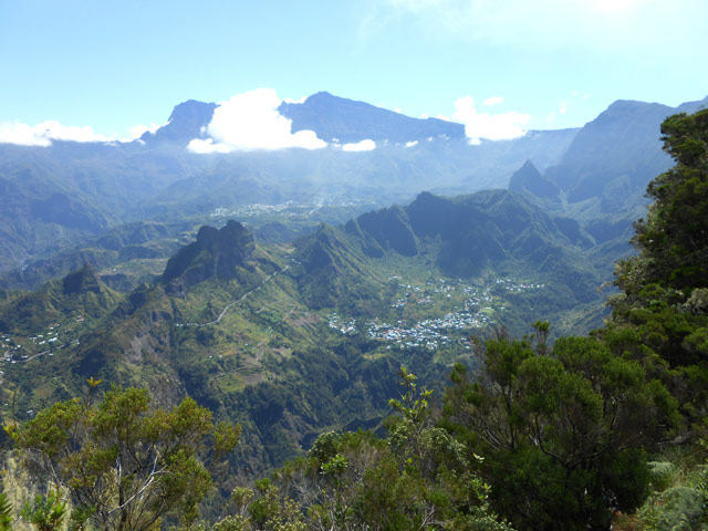 Le Cirque de Cilaos dans son ensemble. Bientôt la fin de la montée