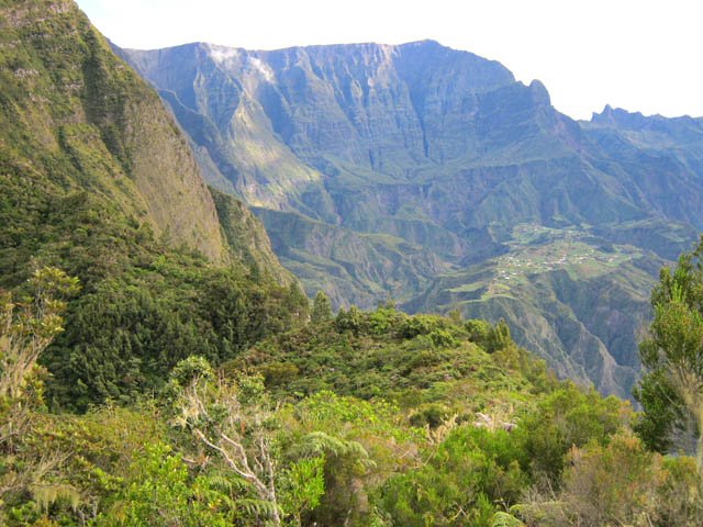 Vue sur Cilaos depuis un autre endroit du Piton Cabris.