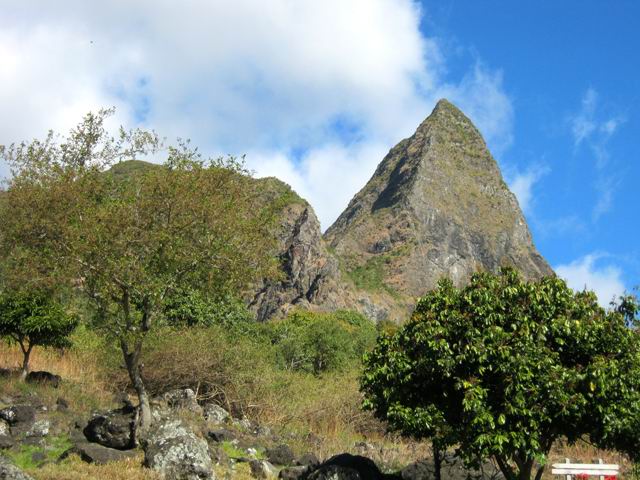 Le Piton des Calumets vu depuis Grand Place les Hauts