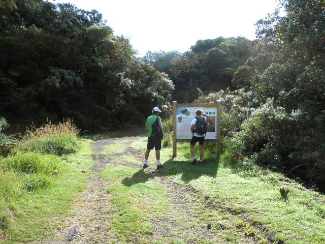 Un peu de lecture sur le grand panneau en début de piste