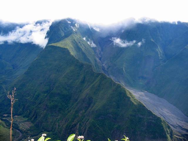 Point de vue sur le Cap des Oiseaux Verts entre Roche Plate et Mahavel