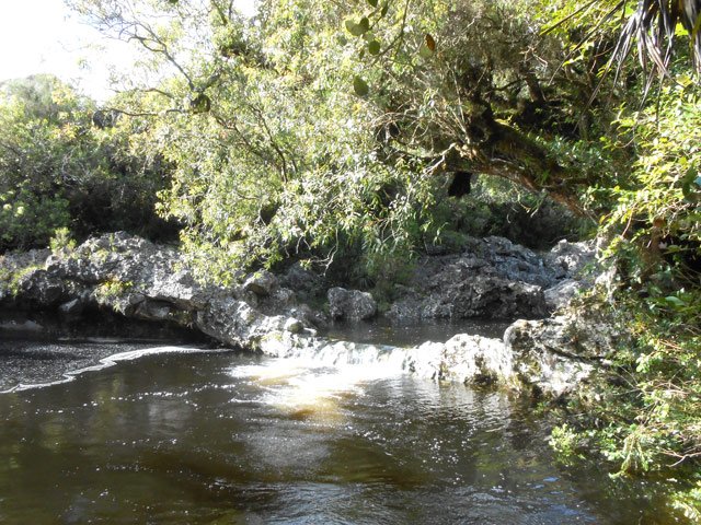 Après la pluie : Le niveau de l'eau sur le passage habituellement à sec