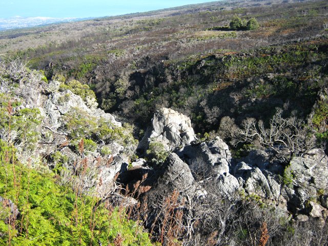 Toute la vallée n'est qu'un amas de rochers de toutes tailles