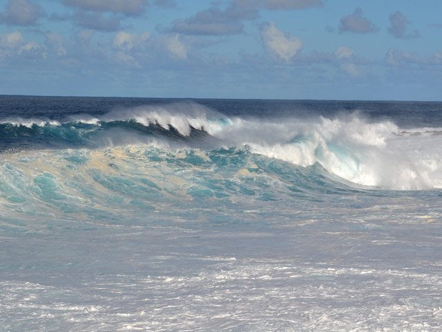Si la mer est forte, faire plus attention plus loin sur les rochers