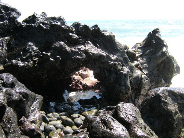 La petite arche aux premières habitations de Saint-Benoît