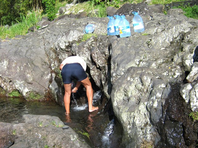 Les habitants de la région savent où prendre de la bonne eau pas chère