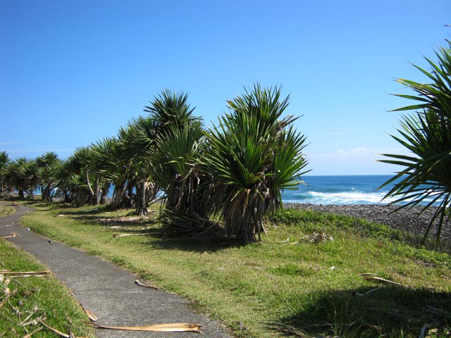 La fin du parcours s'effectue sur un sentier bétonné très agréable