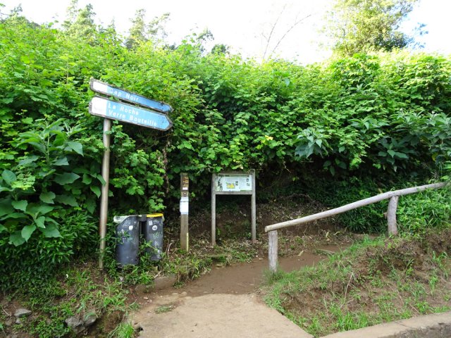 Début du sentier, très bien indiqué