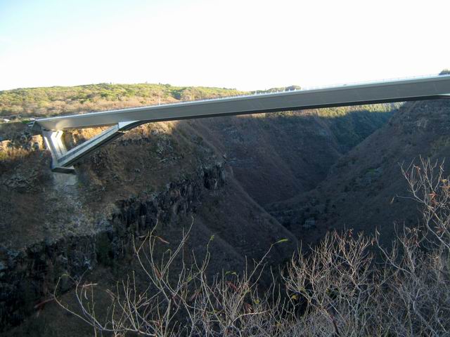 Sans doute le plus impressionnant ouvrage d'art de la route des Tamarins
