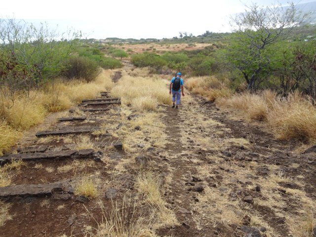 Poursuivre vers les Quatre Robinets en choisissant l'ancien ou le nouveau sentier