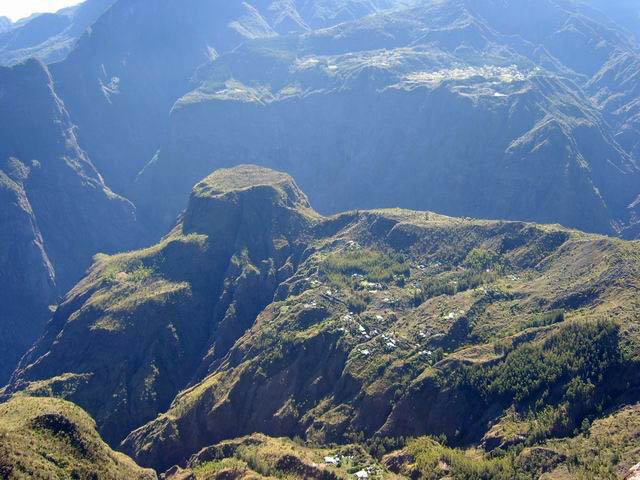 Panorama sur le sommet du Bronchard et l'îlet de Roche Plate