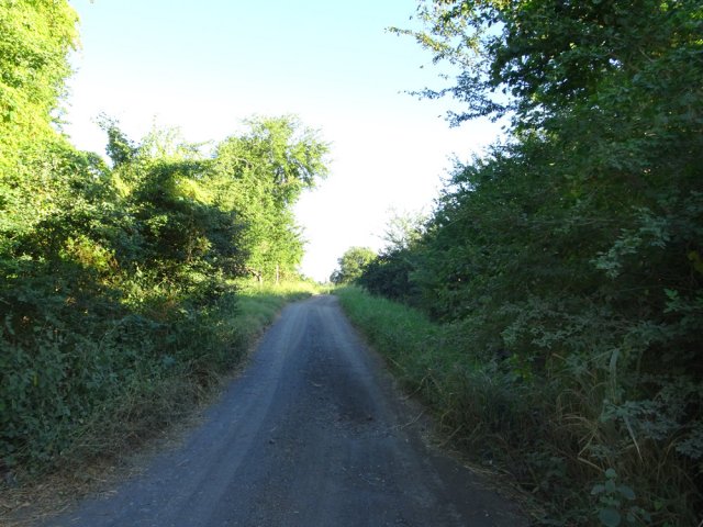 Début de la boucle par la piste longeant la RN1