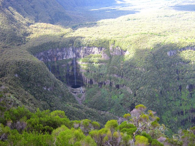 Le cassé de la Ravine Mazerin est aussi impressionnante que celui du Bras de Caverne