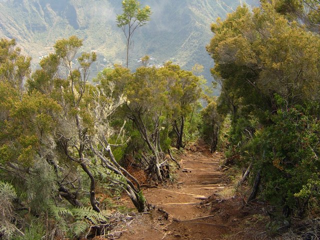Descente vers la Grande Jument dans les Branles verts