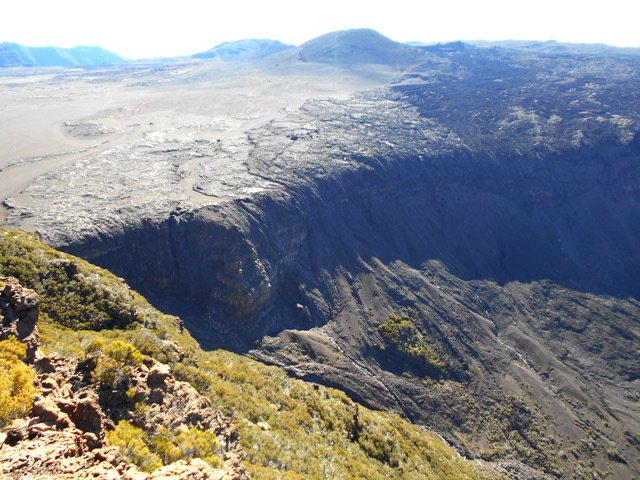 On dirait que la Plaine des Sables coule en cascade vers Grand Pays