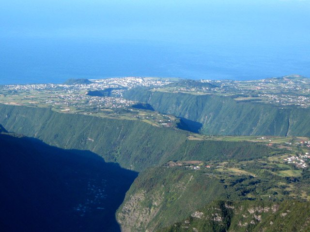 Jean Petit et Saint-Joseph par un léger zoom