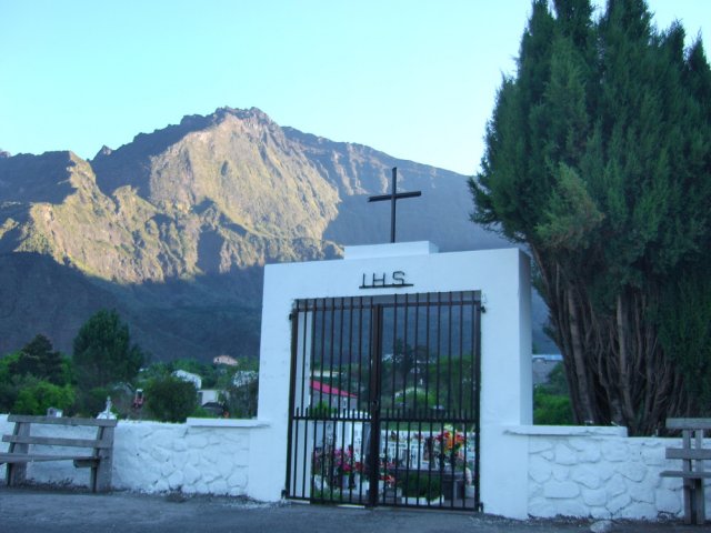 Un peu plus long mais plus facile de partir des alentours du cimetière