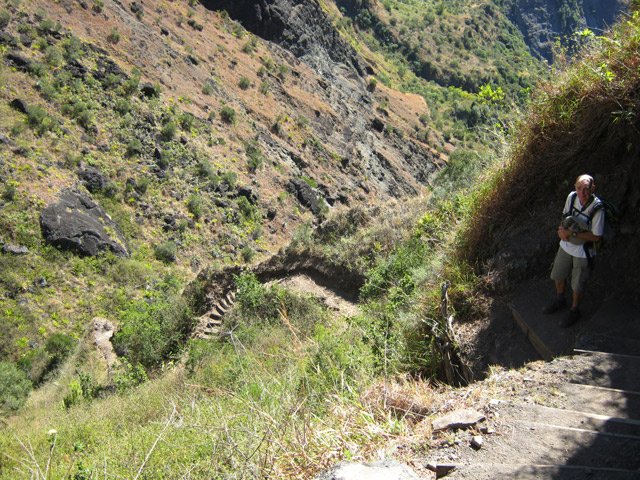 Une autre idée du sentier comportant de nombreuses marches