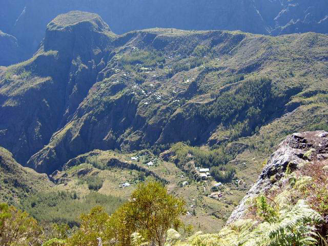 Roche Plate et le Bronchard dont il faudra bientôt dévaler la face ouest