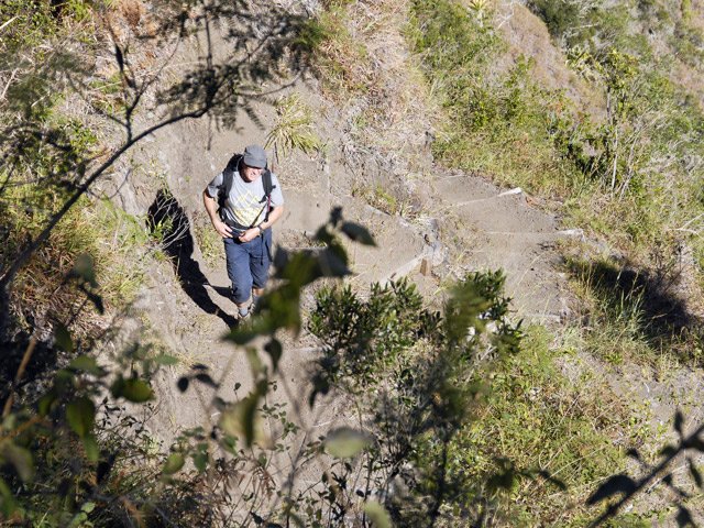 Marches sableuses et surchauffées dans une rude montée