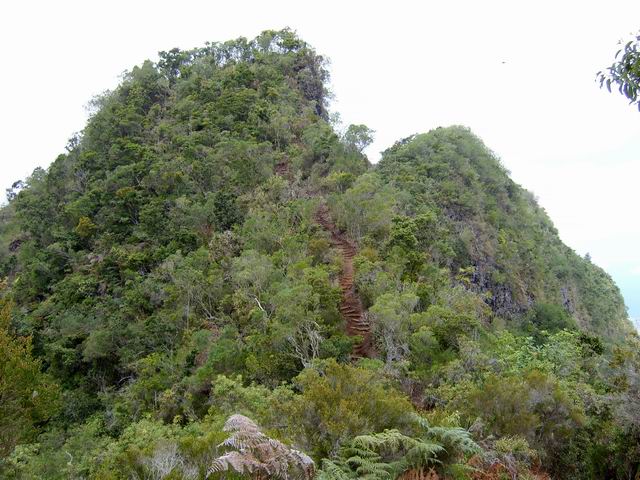 Le même sentier mais dans sa pente habituelle. en très bon état