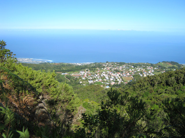 Belle vue sur la côte et le Tévelave avant d'arriver à la clairière