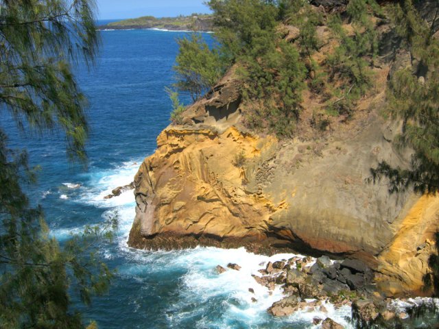 Arrivée au point de vue sur les roches jaunes du cap