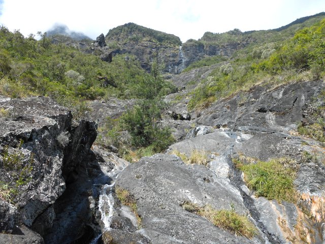 Profiter pour prendre de repères afin de remonter cette courte ravine