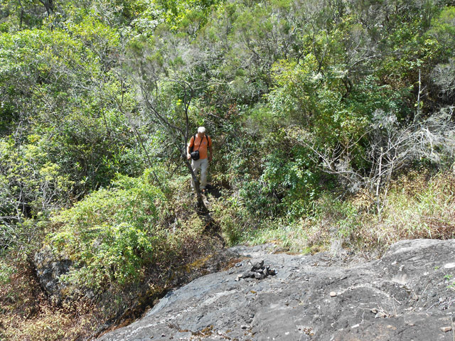 La fin du sentier près de son petit cairn