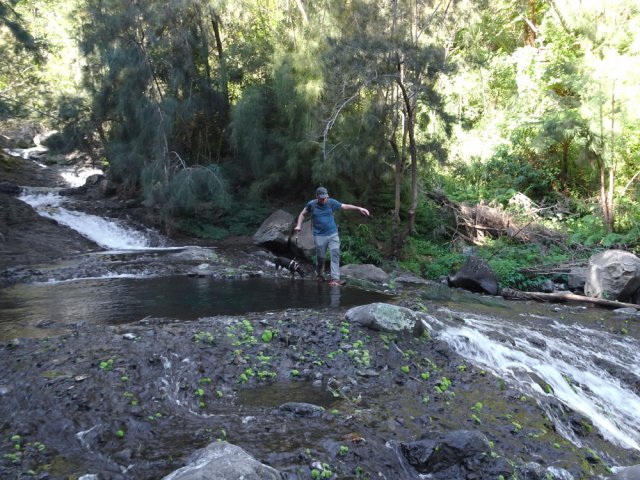 Traversée de la Ravine des Calumets en cherchant les endroits secs