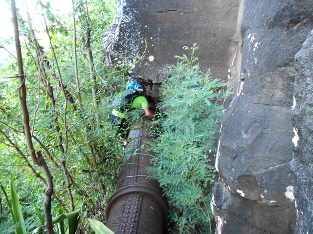 2 m de passage sensible. Bien agripper le tuyau