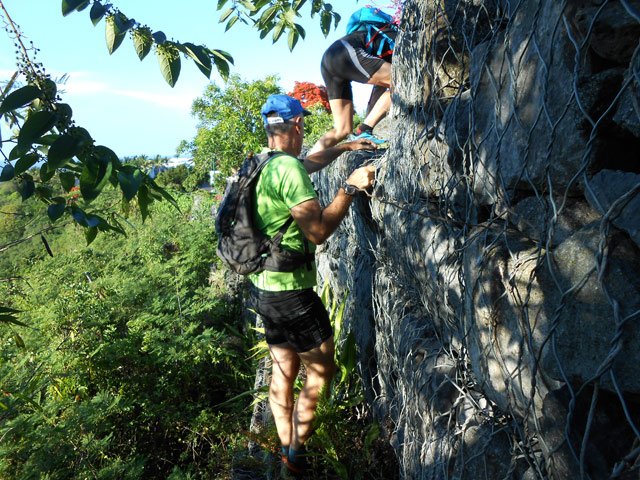 Retour acrobatique vers le Rue du Père Lafosse. Surprise des passants !!
