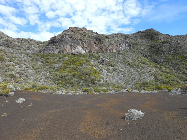 Quitter le véhicule et rejoindre au plus vite le pied du rempart