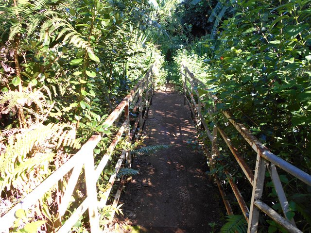 Le pont de Majeannette, étroite mais solide passerelle