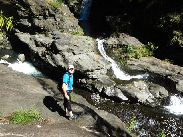 On peut descendre à ce lieu en passant légèrement en aval